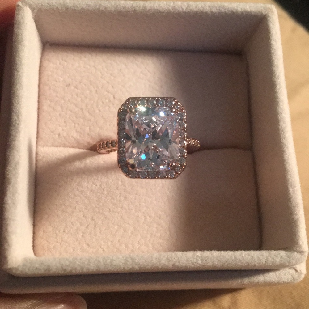 Happily Ever Wedding Set Size 8
